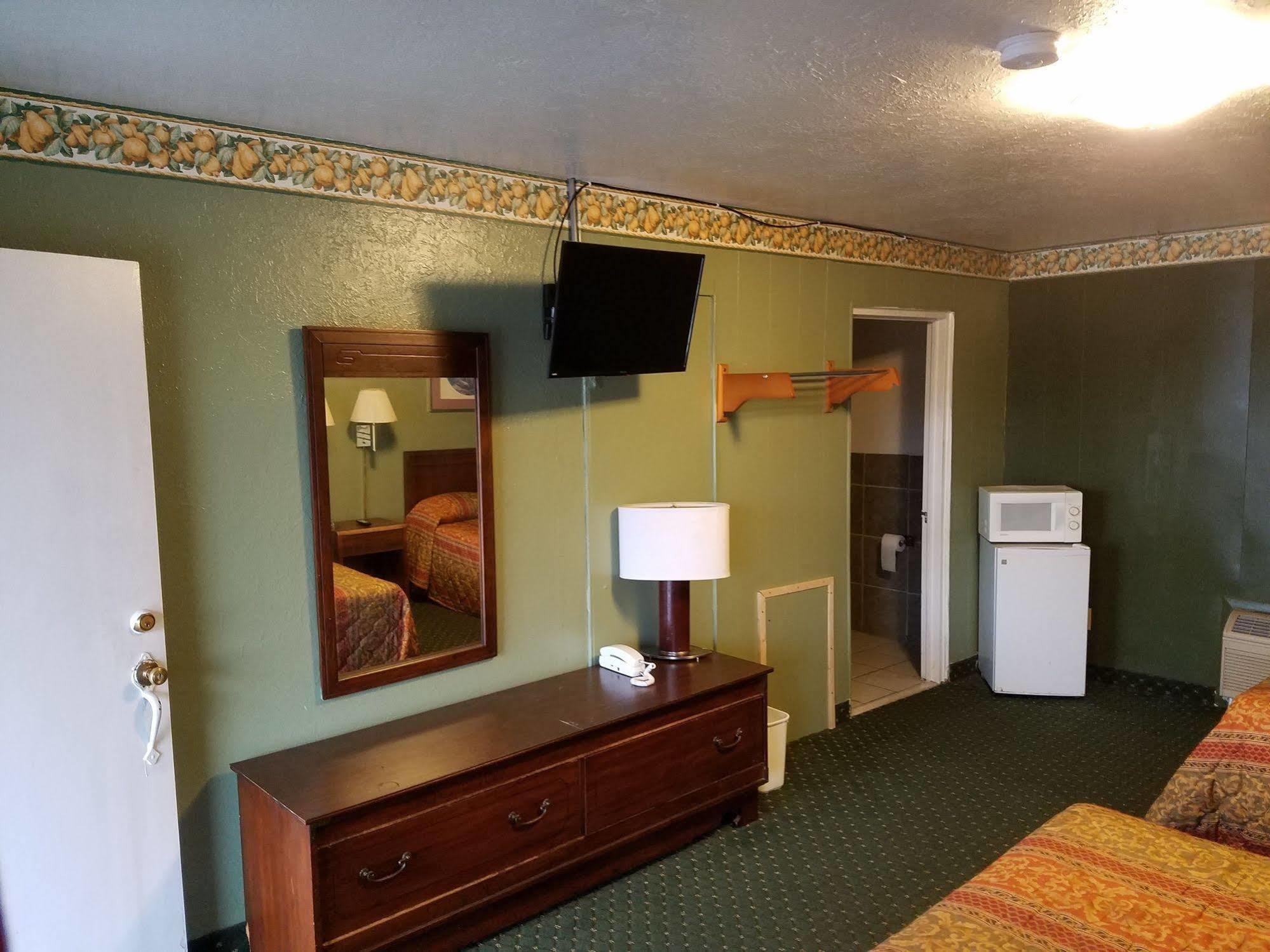 פרינסטון Budget Inn מראה חיצוני תמונה