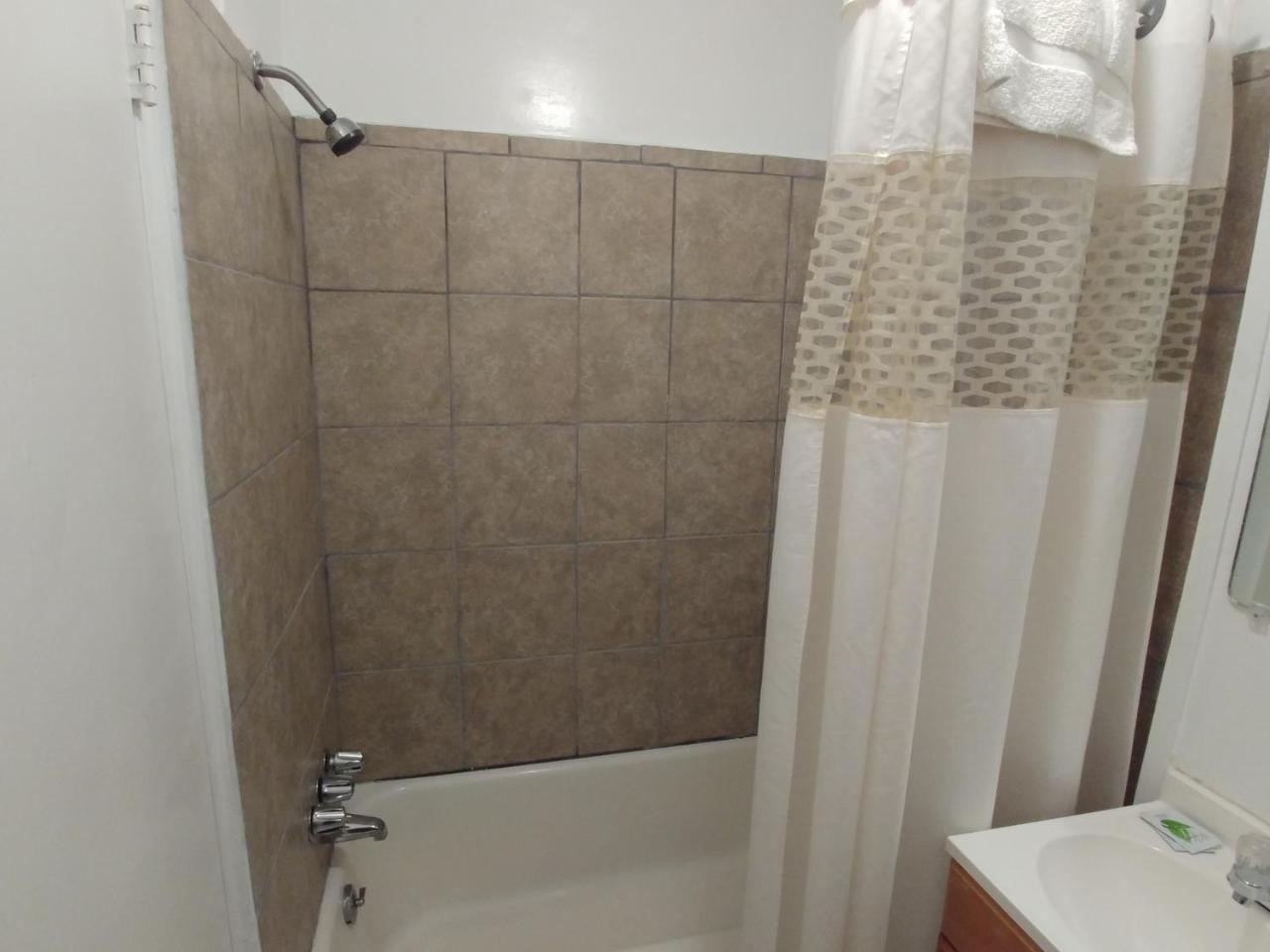 פרינסטון Budget Inn מראה חיצוני תמונה